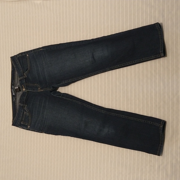 Apt Women Dark Blue Capri Jeans - Picture 1 of 9